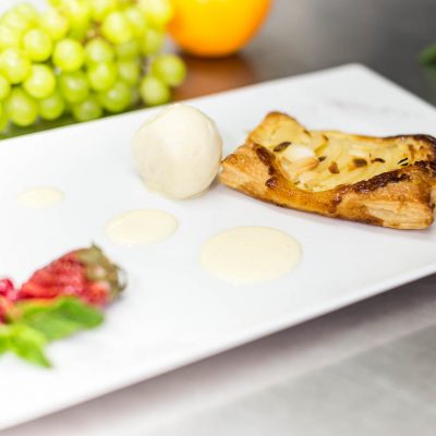 Tarte fine aux pommes glace à la vanille